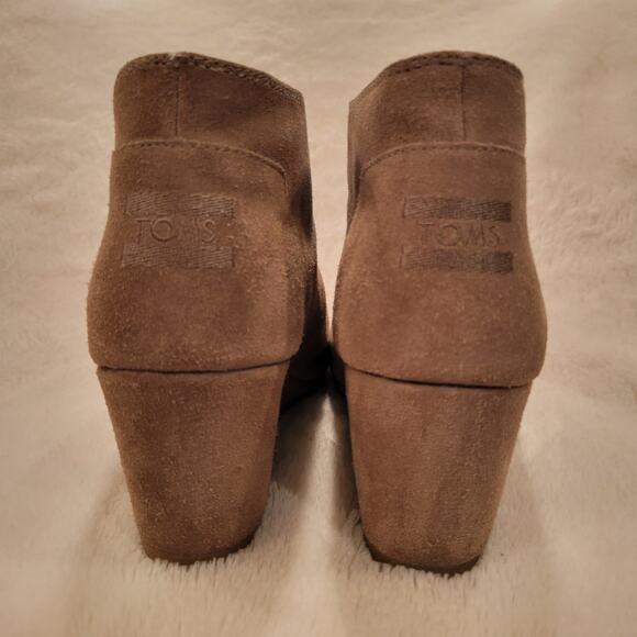 TOMS Womens Desert Wedge Suede Taupe Ankle High Heel Bootie✨️9.5 - Picture 4 of 16